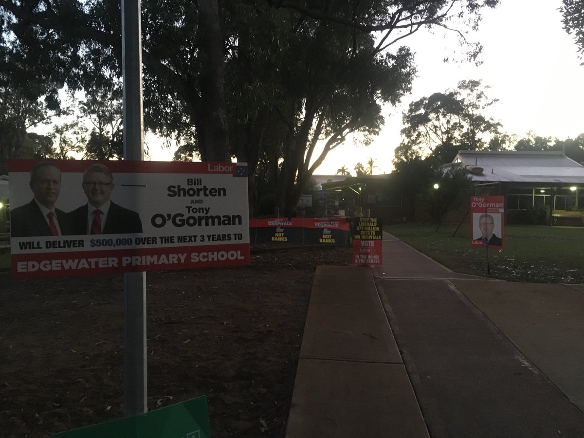 Ken_Travers's tweet photo. The calm before the storm! #myboothrules
#whopickedacolddayfortheelection https://t.co/sg0TZblCjL