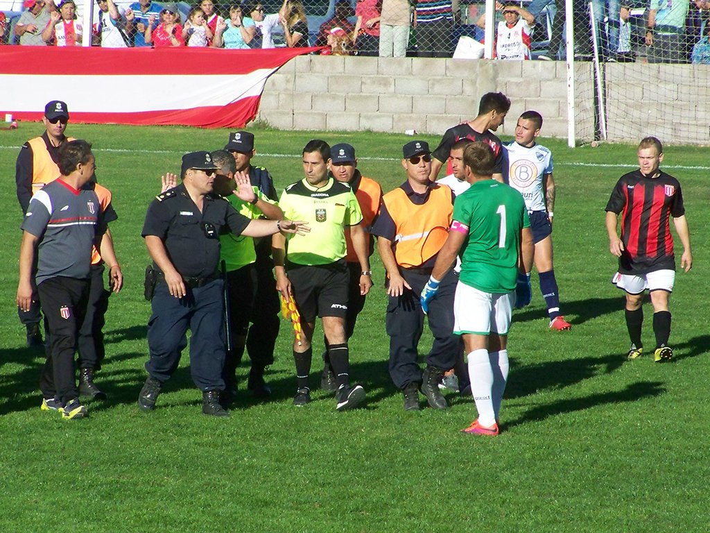 El Tribunal bajó el martillo pesadamente
caynet.com.ar/news.php?id=18…