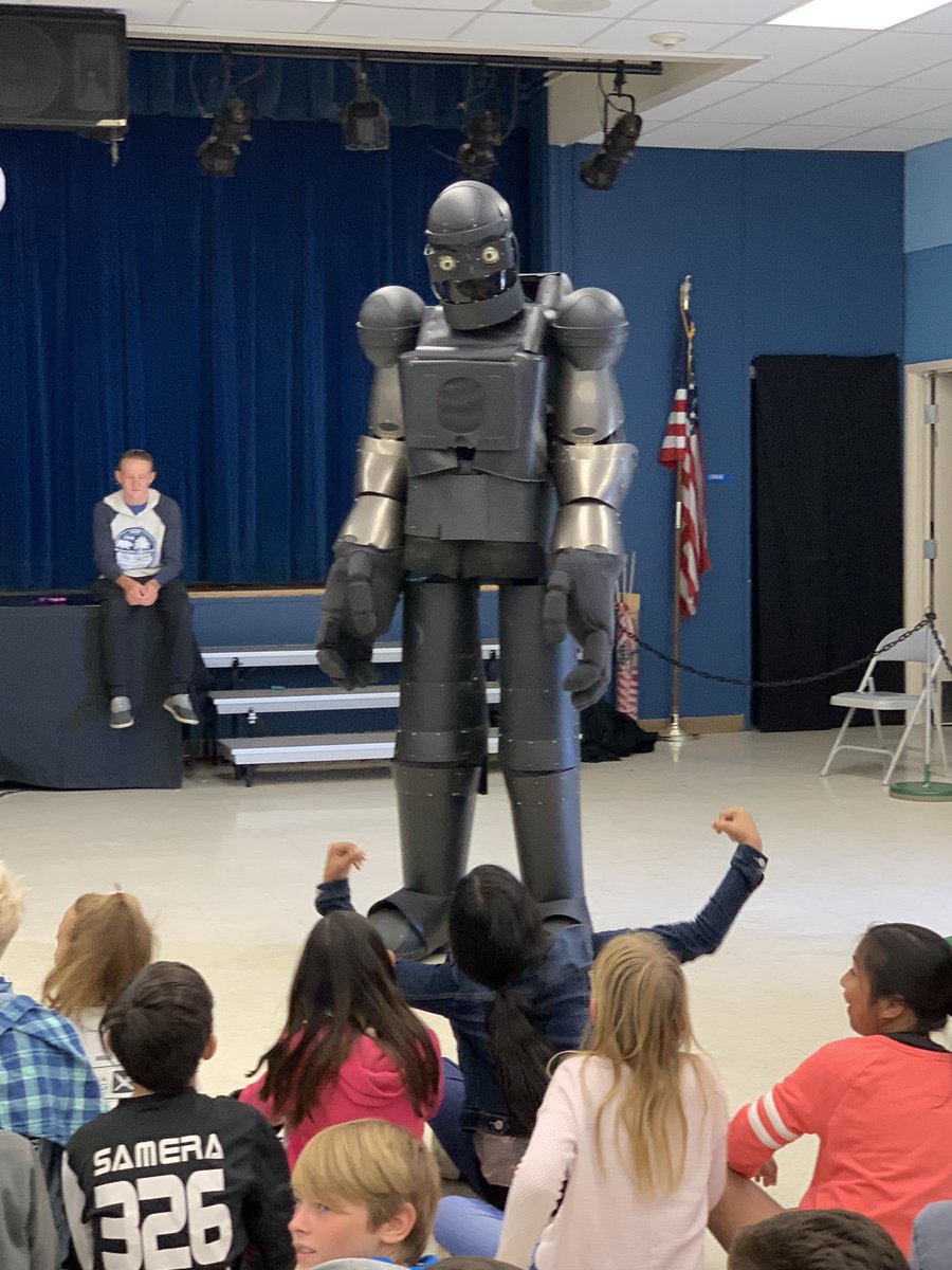 DapplegrayPTA's tweet photo. Thank you to all who came out to support Arts Alive! A few pictures from this morning’s Art Walk. @stutzelg https://t.co/t8WMplxY9o