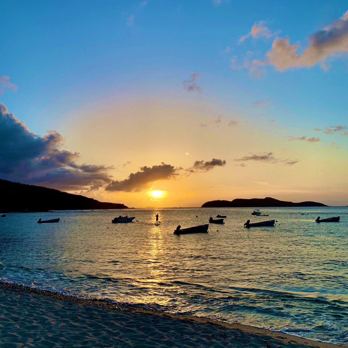 mellydarkeyes's tweet photo. 💜 🌊 ☀️ #VirginIslands #hullbay https://t.co/8RFwgCXuDF
