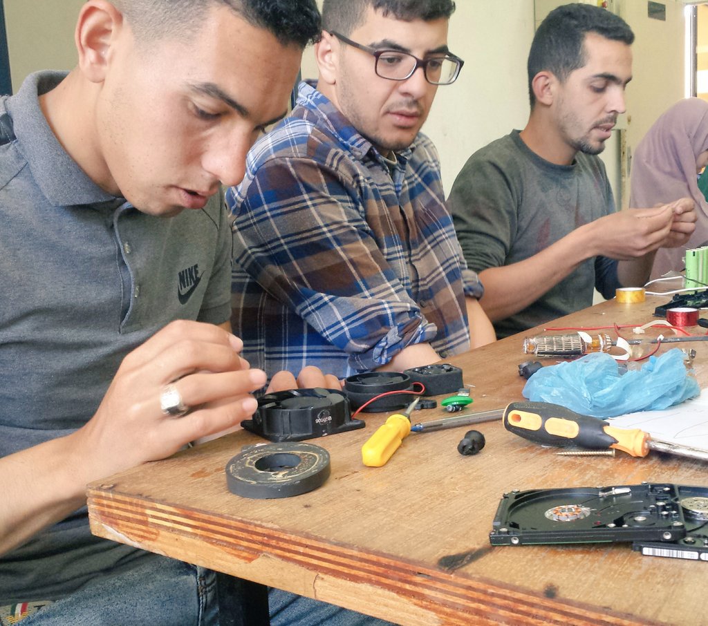 EVATech3's tweet image. Tout se que tu a besoin c'est ton imagination: la base de la créativité ✌💻🔧🔩
  #EVATech #injazAljzair #espritcolectif #laboratoirworks