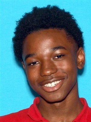 ChattanoogaPD's tweet photo. SEEKING COMMUNITY HELP: CPD is asking for assistance in locating 2 suspects (Jaden Mason &amp; McCayla Watt) involved in a carjacking that resulted in serious bodily injury to the victim. Please call (423) 698-2525 w/ any info. MORE: https://t.co/Vv03qDXRVq https://t.co/k05BqGnFmj