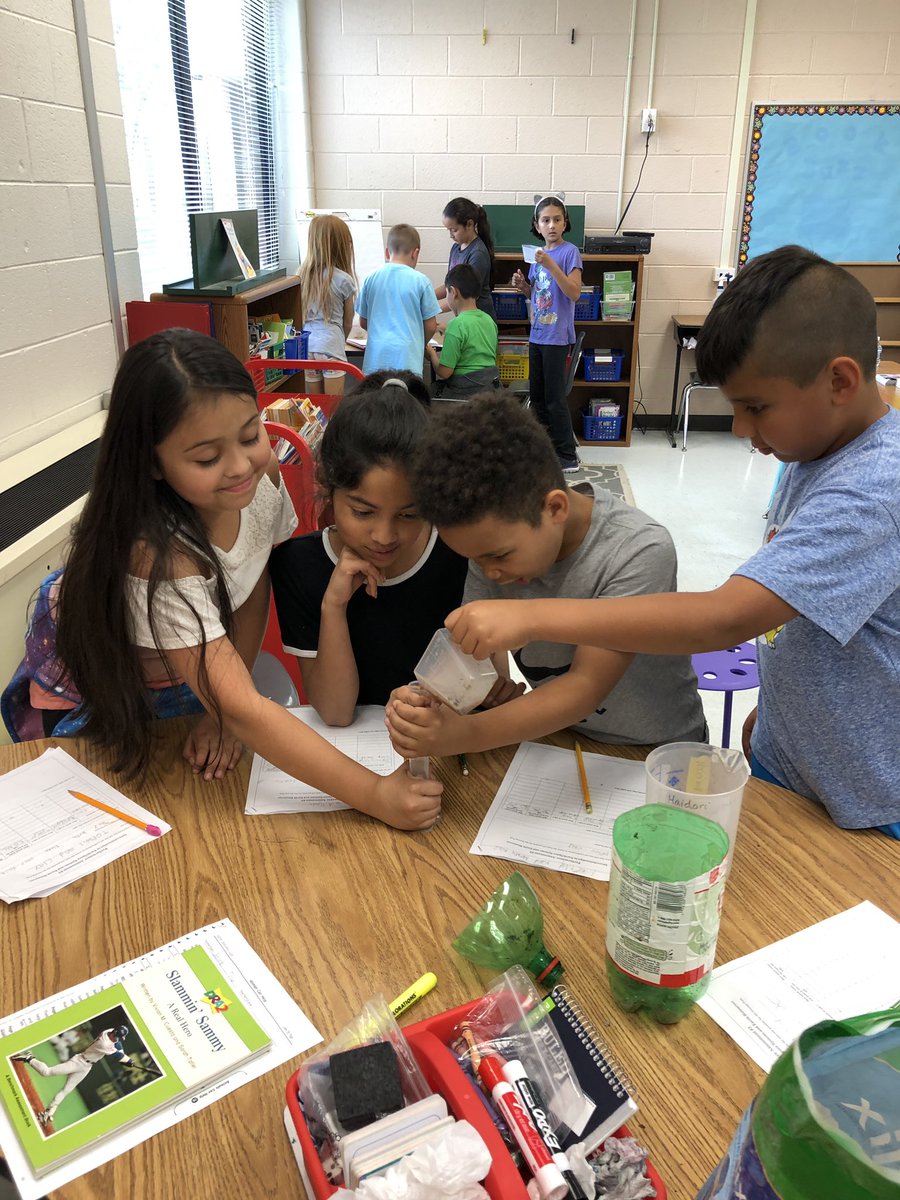 MrsG_Richardson's tweet photo. Soil testing in third grade! 🌡#science @Potowmack_ES https://t.co/NC0FHJTPYX