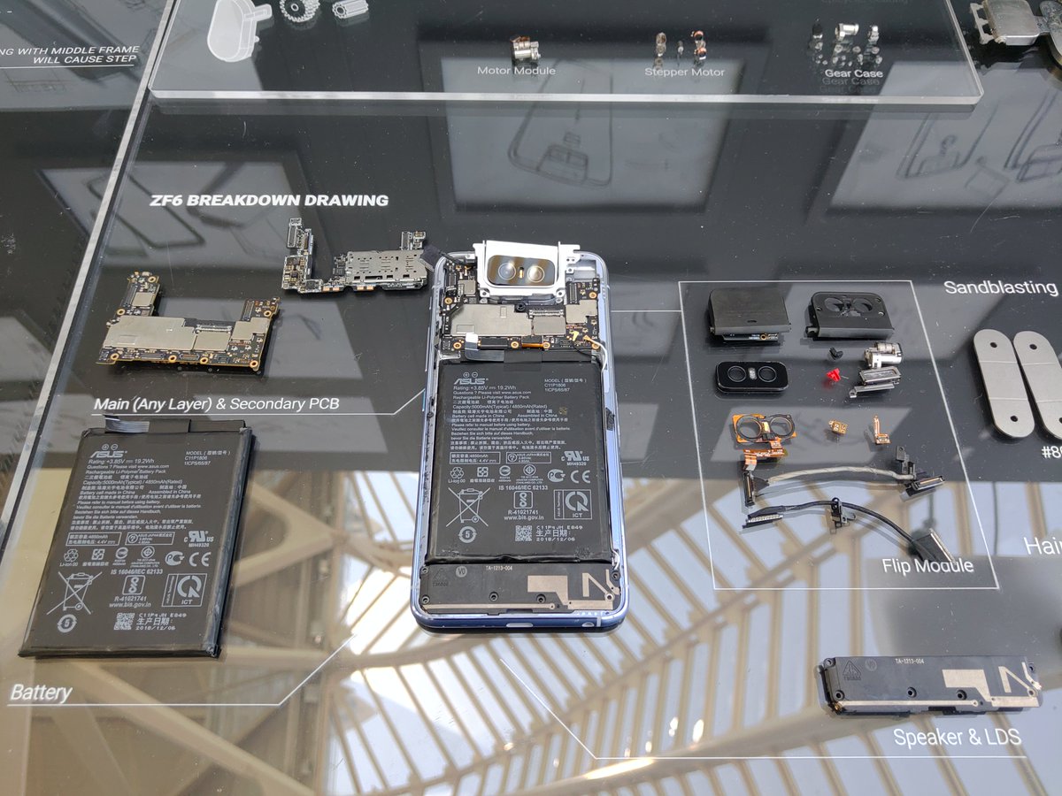 ASUSUSA's tweet image. There’s more to this phone than meets the eye; From the camera to the motor, to the motherboard and 5000 mAh battery. We put all these components together in a slim form factor that won't overheat. - bit.ly/EdgeUp_ZF6