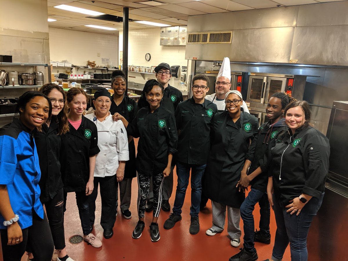 HiltonNASACL's tweet photo. Our team had the pleasure of hosting 23 Clear Creek Independent School District culinary students today and showed them the ins and outs of hotel careers available. We loved showing them the ropes and we hope many will end up in the hospitality industry! https://t.co/Xx04a8sosx