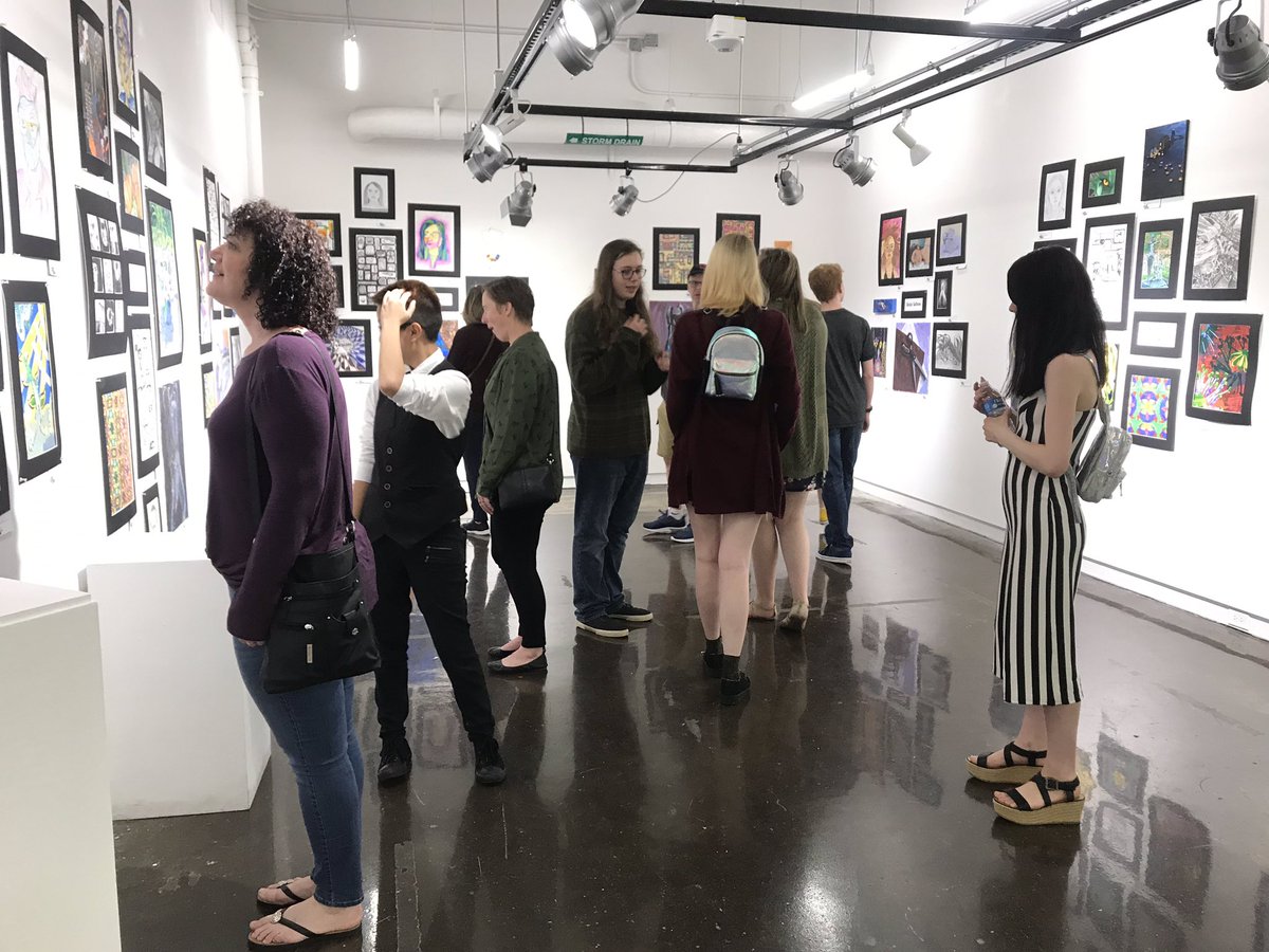 SMFSchools's tweet photo. The AP Art and Photography Show is underway at Kent State! #LoveArt #PierceStrong #BuildingBulldogs #StowStars https://t.co/uhz1o5qANW
