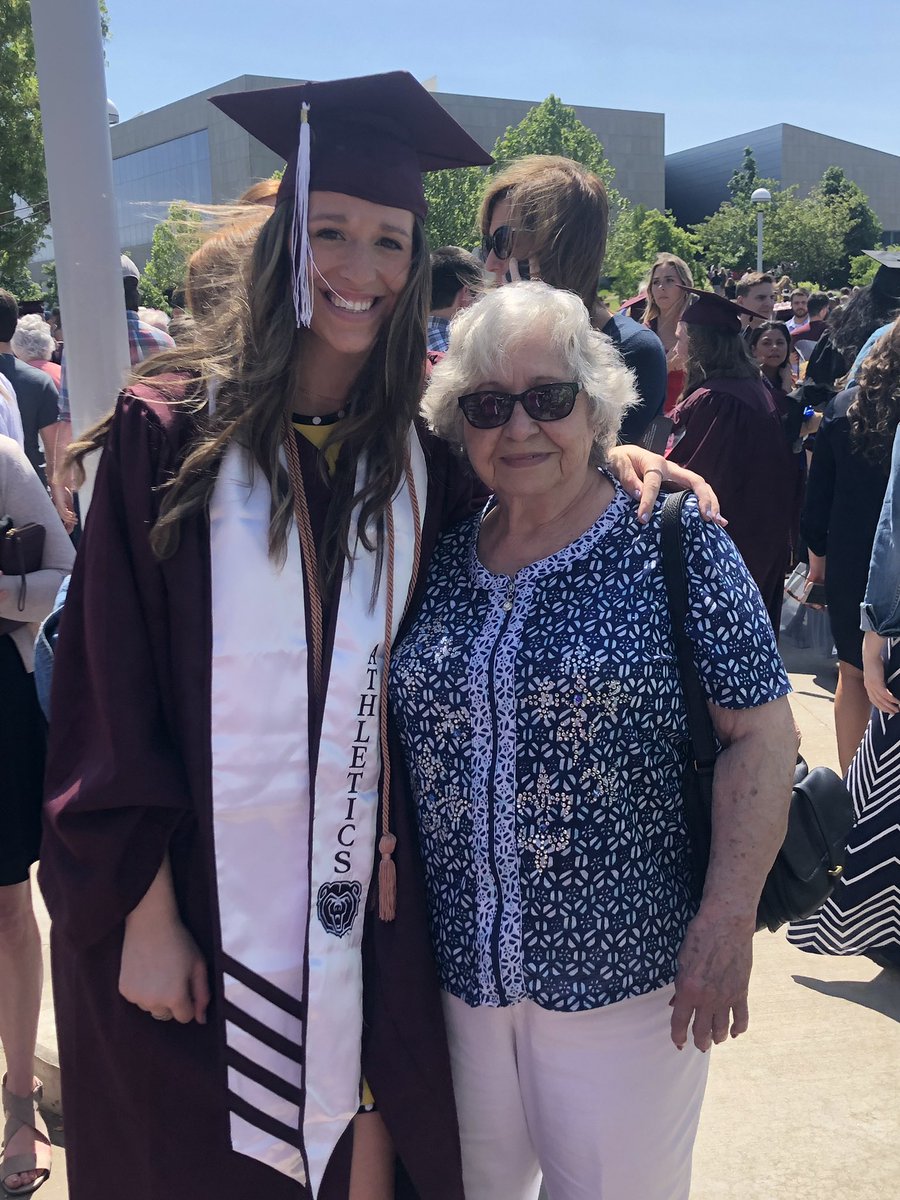 tvillarr30's tweet photo. Lots can happen in 4 yrs. Countless VB games, 3 NCAA VB appearances, 2 knee surgeries, 1 ankle surgery and graduating cum laude from Missouri State!  Congrats, Cambree! https://t.co/7WJMo3BbKg