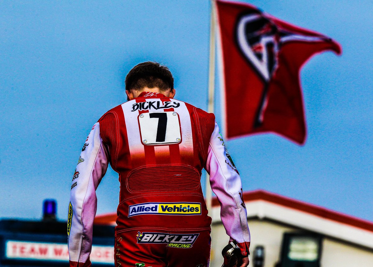 Another dramatic <a href="/glasgowtigers/">Glasgow Tigers</a> horizon....(Not sure they’ve sussed how to give CC the bumps either) 😂 #speedway