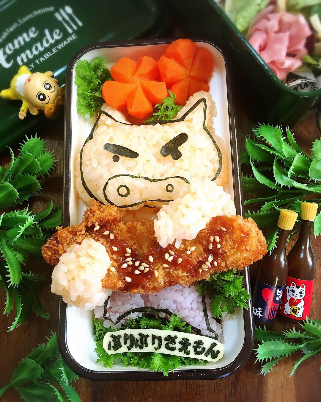 ゆりっこ おはよう 今日は 豚カツを持ってる ぶりぶりざえもん だよ ꉂꉂ ˊᗜˋ 笑 今日も笑顔で頑張りましょう 海苔アート弁当 キャラ弁 デコ弁 豚カツ弁当 ぶりぶりざえもん クレヨンしんちゃん T Co 2rrjskz1a3 Twitter