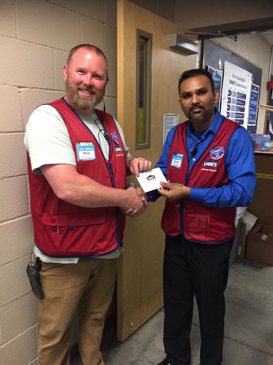 VandeheyAdam's tweet photo. Ops ASM Deepak recognizing 4 of our very own all stars with a Red Star Servicd Award congrats Dave, Christy, Ali and Paul! #lowes2954 #LowesLife #service #recognition #D1100pride https://t.co/y2byvHqNv7