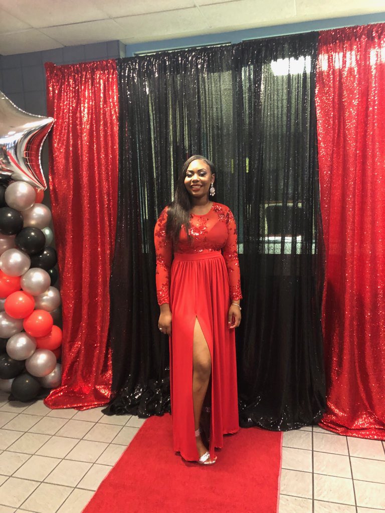 MiamiPD's tweet image. Our very own @MiamiPD  Post 162  Explorer Coordinator Officer Louis Jean was successful at putting together Miami Police Explorer&apos;s Prom send off for Post 162’s Major at our North Substation. 👏🏽 @Majormovesndss