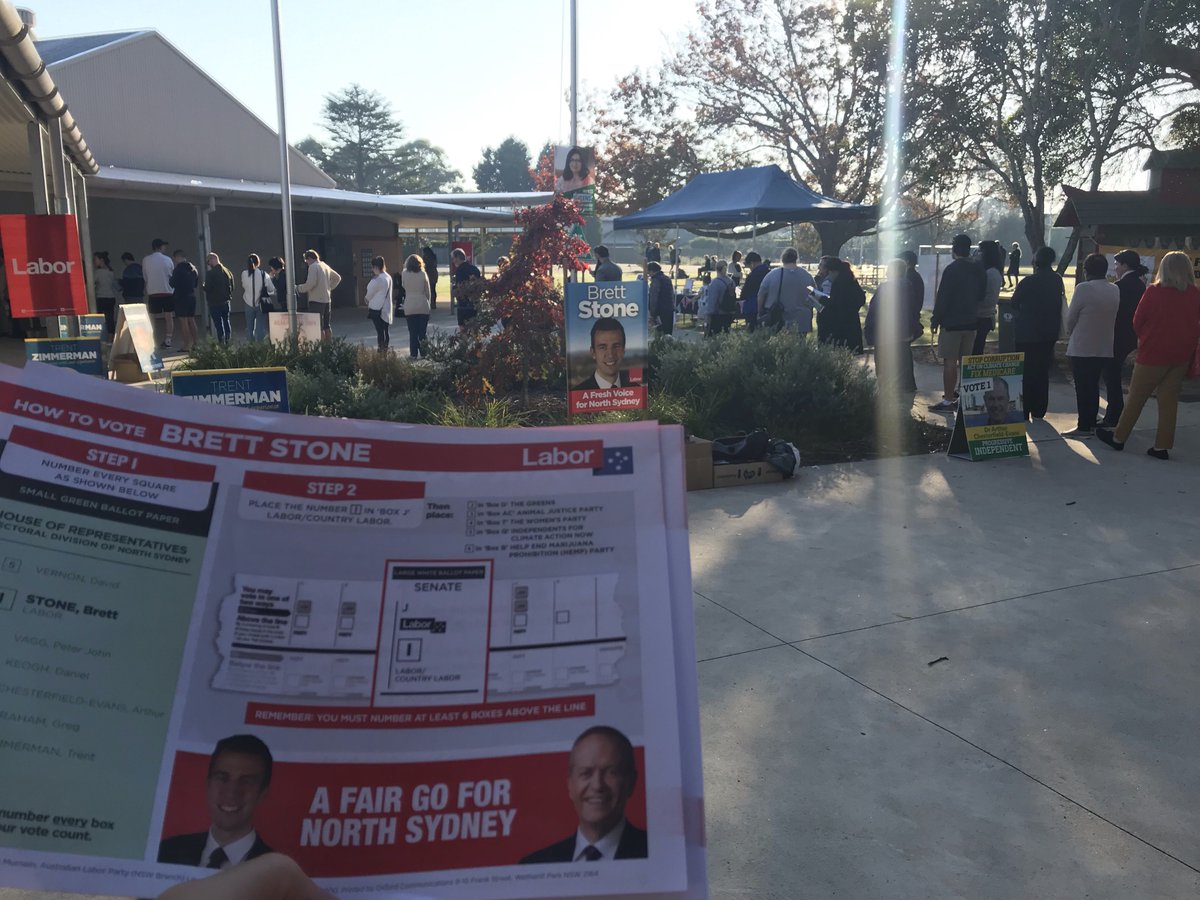 Democracy sausages and coffee has the crowds at Mowbray Public School. 

Vote <a href="/AustralianLabor/">Australian Labor</a> and <a href="/brettjstone/">Brett Stone</a> for North Sydney to make progressive change for our Country. 

#auspol #northsydneyvotes