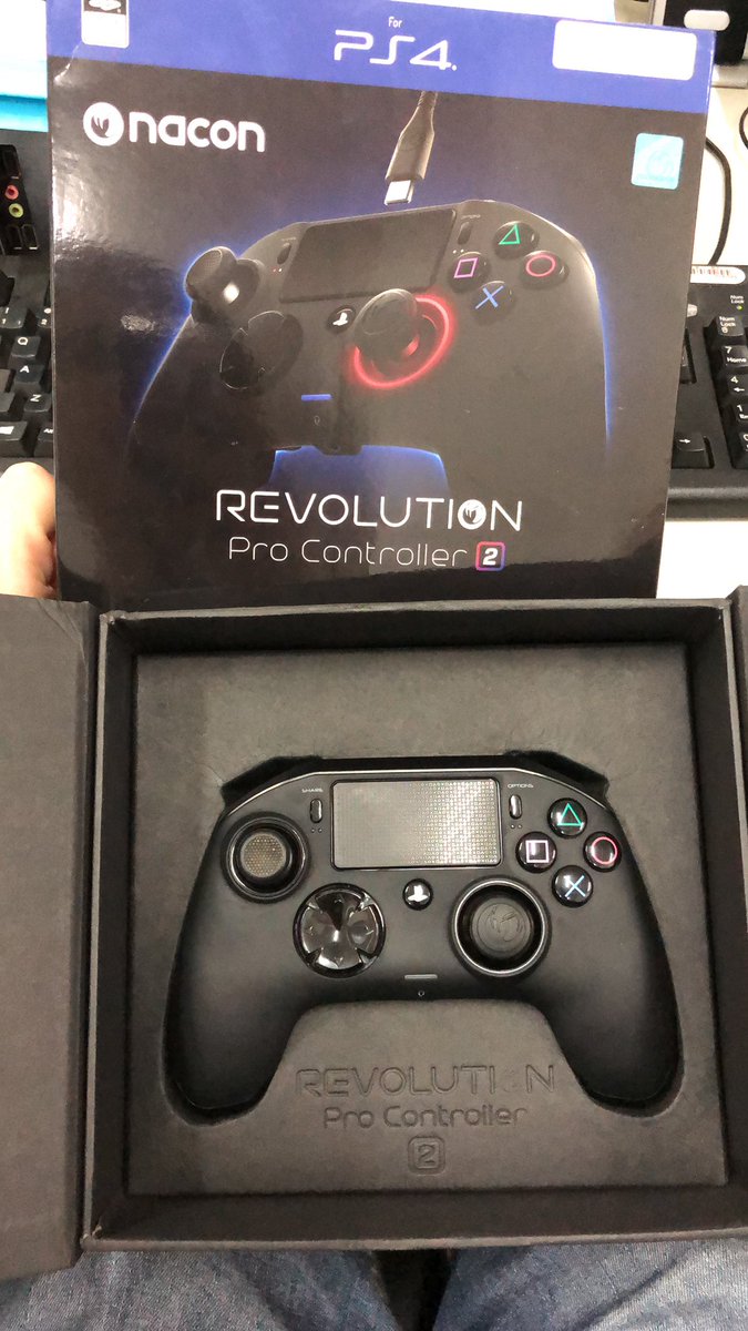 NeroAmister's tweet photo. Hell Yeah!!! @NaconGaming #revolution #procontroller2 https://t.co/dwiSQOP46o