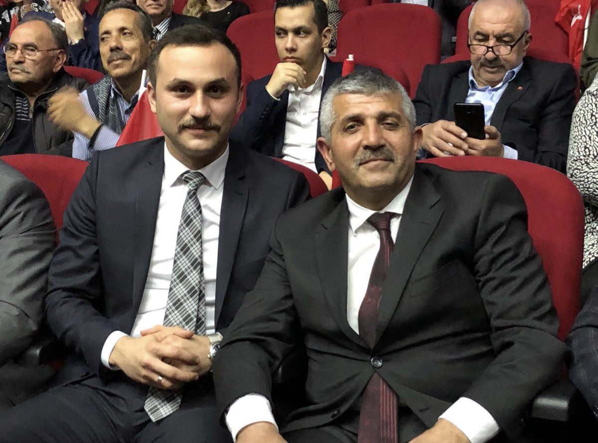 Milliyetçi Hareket Partisi İzmir İl Başkanı değerli ağabeyim <a href="/VeyselSahinMhp/">Veysel Şahin</a> ’e karşı şerefsizce, haysiyetsizce söylem ve tavırların içine giren soysuz zevatlar Milliyetçi-Ülkücü hareketin kırmısı çizgilerine yaklaşmayın yanarsınız.
Dalımızı kıranın ağacını kökünden sökeriz.