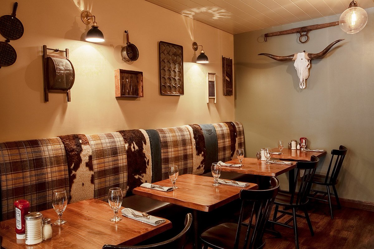 Happy grand opening day to Denim Eatery! This new #DTLA fast-casual eatery is all about southern, home-style cooking in <a href="/LAFashionDist/">LA Fashion District</a>. It's always great to see new businesses opening in #DTLA.  Check them out at 227 E Pico Blvd. #CD14 #FashionDistrict