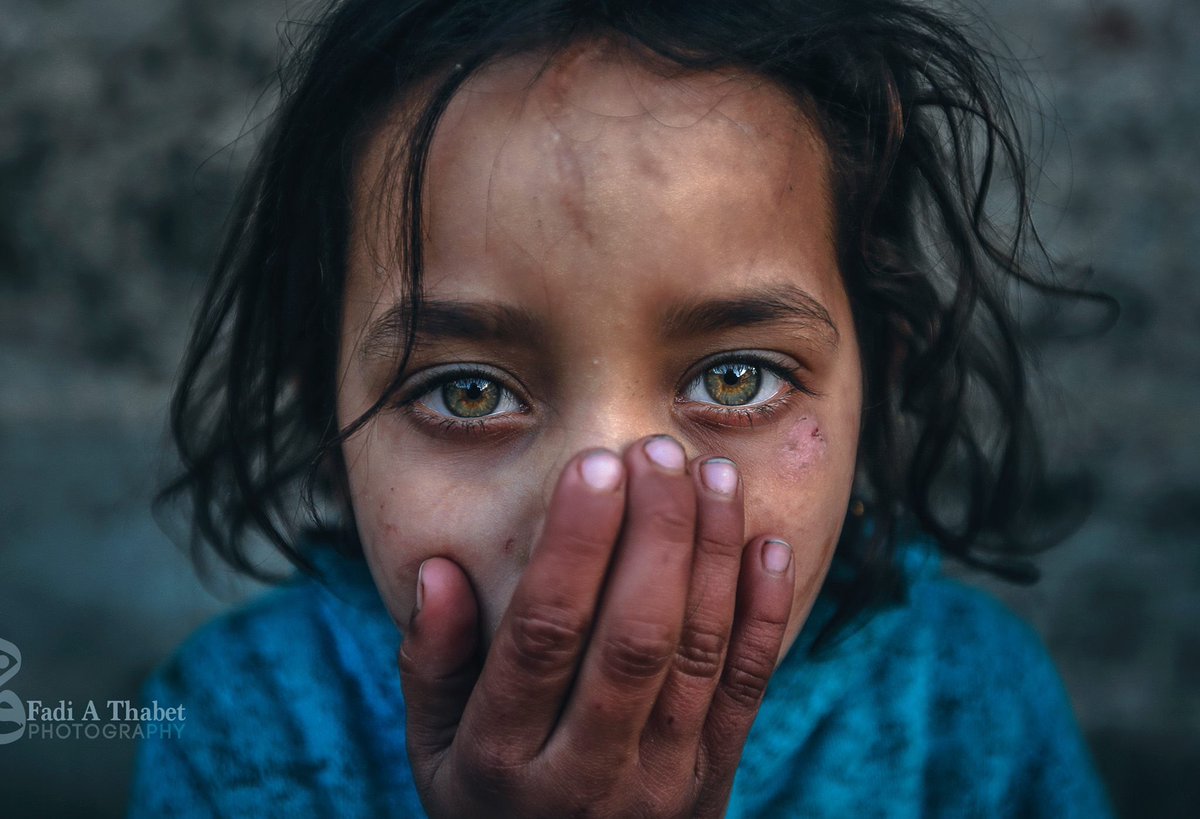 178kakapo's tweet photo. โ
Maybe she wants to hide her pain, maybe send a kiss, but the sadness is reflected in her beautiful eyes..
#GazaPrison
#Gaza
โ
pic fr. https://t.co/o7uvEKg8XZ
photo by Fadi A. Thabet (He is a #Palestinian photographer & school teacher in #Gaza) https://t.co/GU9Npq9N8l
