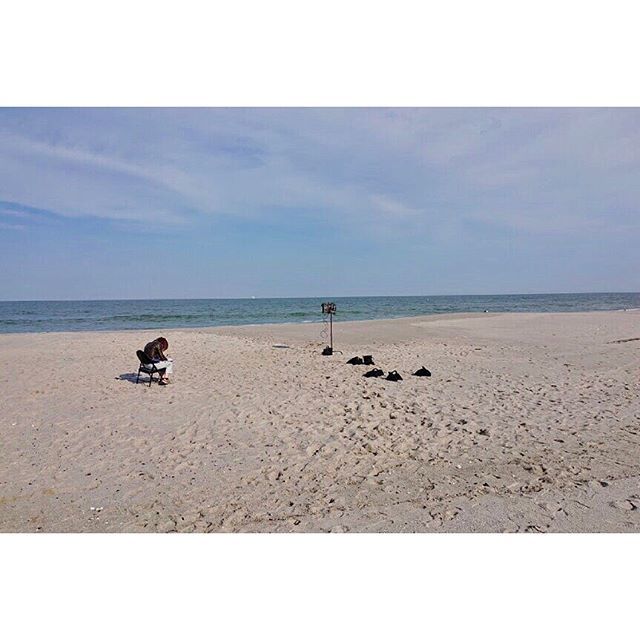 SparkmanClark's tweet image. When you’re Script Supervising and haven’t noticed the company move because you’re busy with your notes. #womeninfilm bit.ly/2LQwf5Q