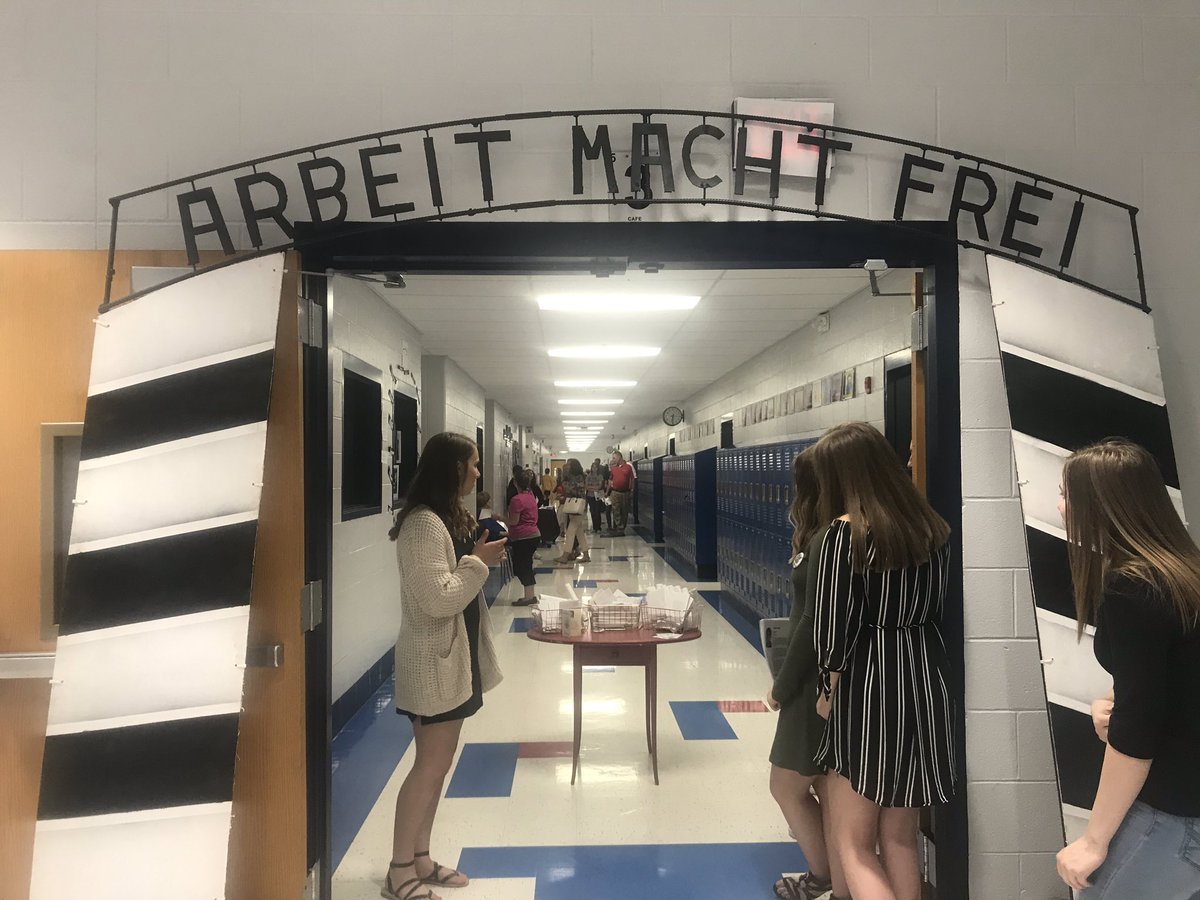 Wildcats_LEAD's tweet photo. Class of 2023 gave all Wildcats, LEADERS, families, and the Nelson County community a remarkable xperience when they created an AMAZING Holocaust Museum. Job well done 8th Grade! #WildcatXperience https://t.co/hACwhdEDbJ