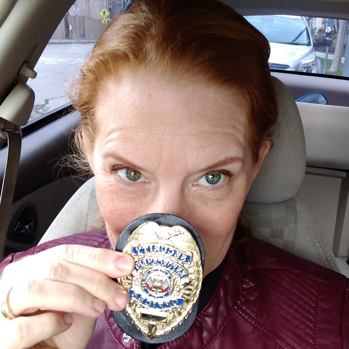 NancyLantis's tweet photo. Thanks to @OliverCarnay and @AffinityArtists and @JBTrop for being able to say "I'm on the funniest show ever!" #BrooklynNineNine #seasonfinale https://t.co/2TCbGVkpP1