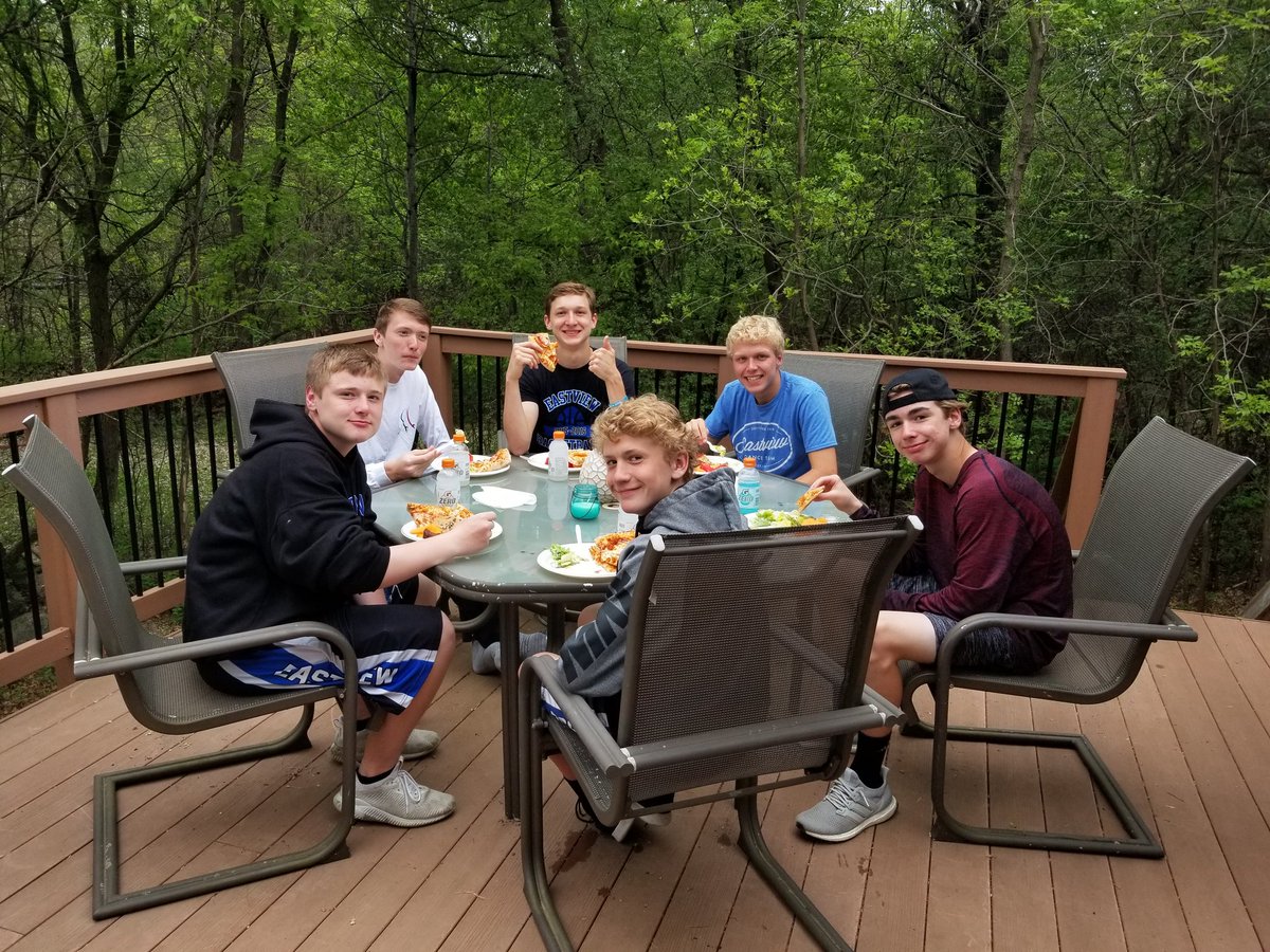 andreaktheis's tweet photo. And on Friday night's we do Mentor Dinners @EVHSAthletics @EastviewLax @EVHS #TheRise #leadership #BuildingChampions #EVAthletics #Lacrossefamily #EVHS #EVLightning #FridayNightLights #wearefamily https://t.co/evEtX09Ril