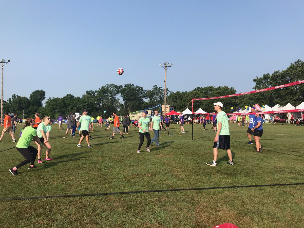 DeanDorton's tweet image. The @SportsinLou #LouisvilleCorporateGames has begun! And naturally, #TeamDeanDorton is representing in style. #ReadySetGame