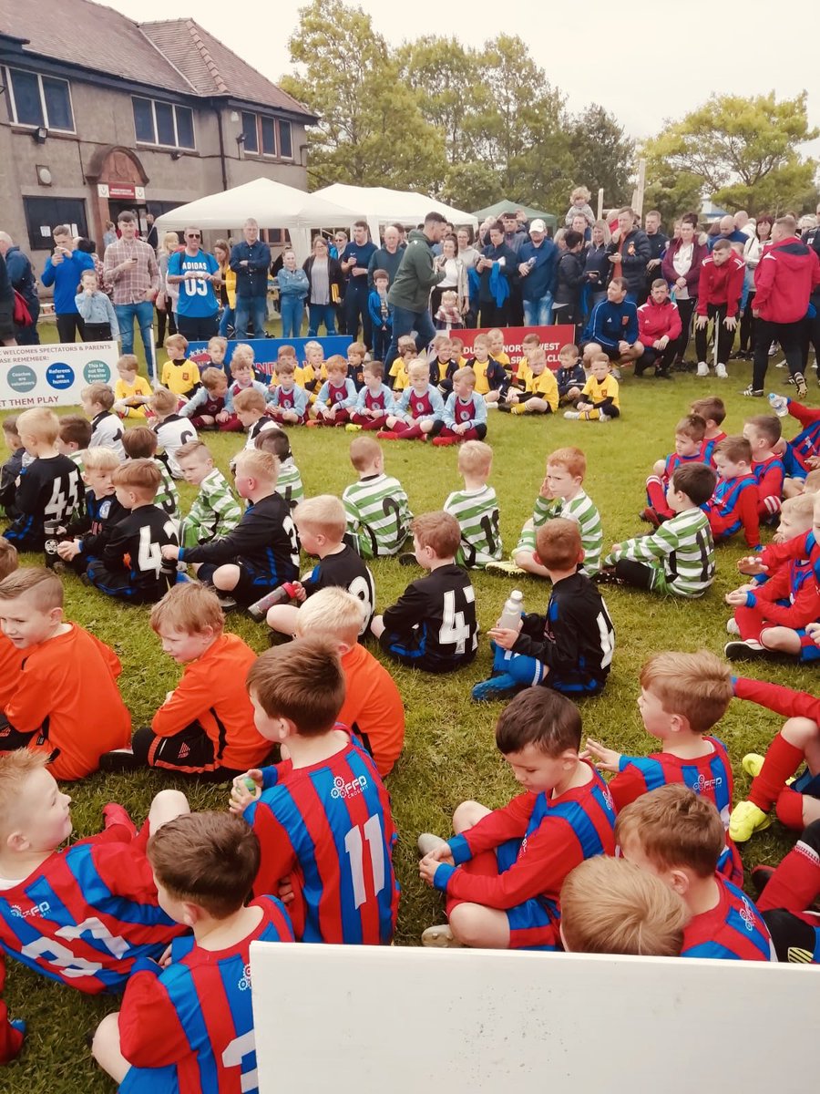 Kevinlee07's tweet photo. Two great examples today of football clubs demonstrating that they deliver more than just football.  @DundeeWestFC this morning hosting @FunFoursDundee at their annual community day and  @ferry_athletic hosting their annual barbecue presentations. 👏🏽👏🏽👏🏽#ClubsForCommunities https://t.co/ExQmLJCy6Q