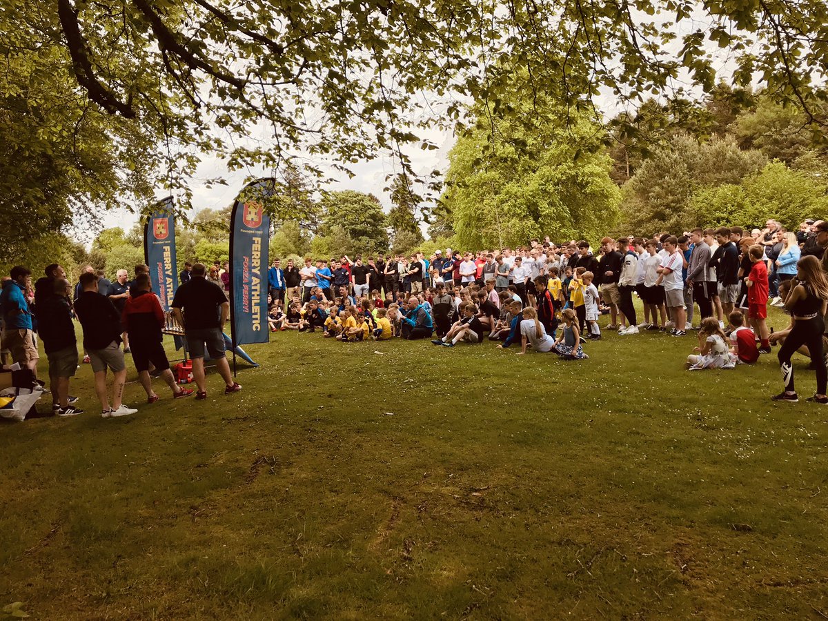 Two great examples today of football clubs demonstrating that they deliver more than just football.  <a href="/DundeeWestFC/">Dundee West FC</a> this morning hosting <a href="/FunFoursDundee/">Football @ Leisure and Culture Dundee</a> at their annual community day and  <a href="/ferry_athletic/">Ferry Athletic YFC</a> hosting their annual barbecue presentations. 👏🏽👏🏽👏🏽#ClubsForCommunities