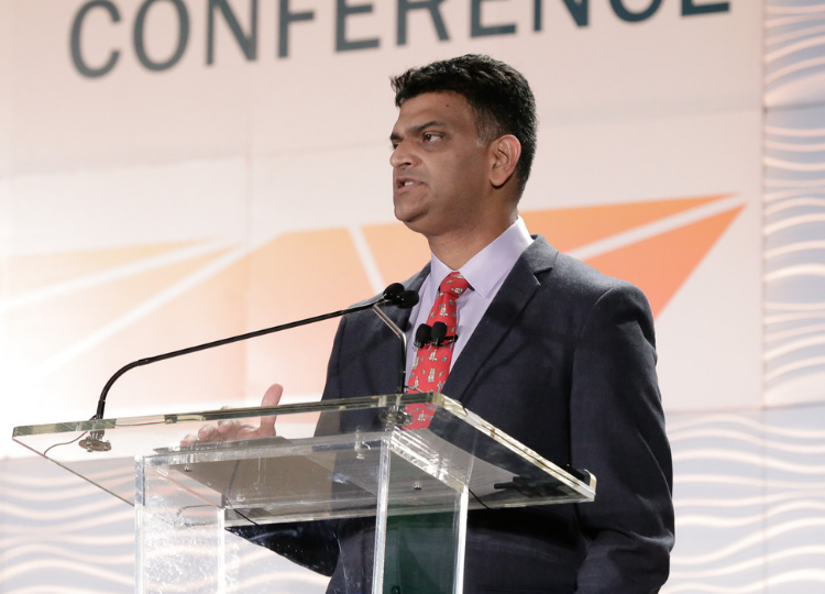 ASPEN_nutrition's tweet photo. Thank you to @NileshMehtaMD for his leadership as ASPEN President over the past year! Here's Dr. Mehta delivering the #ASPEN19 President's Address. We look forward to your continued service on the Board as Immediate Past President! #clinicalnutrition #ASPENBoard https://t.co/wccVwff8wP