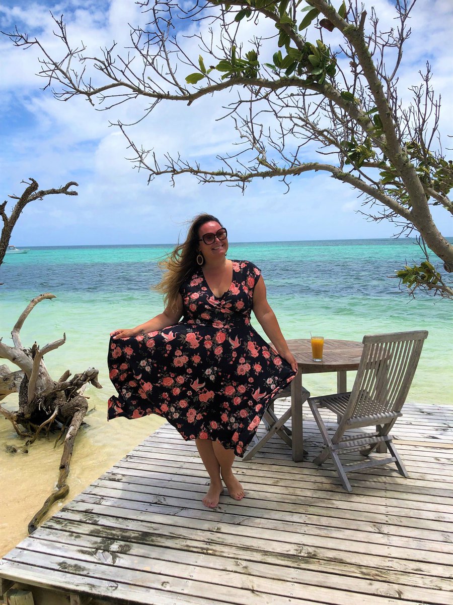 MirandaFrijns's tweet photo. I’m speechless 🏝☀️🌸✨🐠 Most beautiful island I’ve ever been on 🙏🏻 Fafa Island is a must when visiting Tonga 🙌🏻 

#wanderlust #tonga #polynesia #fafaisland #tropical #paradise #travel #islandlife #happiness #bucketlist #slowtravel #digitalnomad #worldtrip #beach #travelblog https://t.co/2CtS7zKSkM