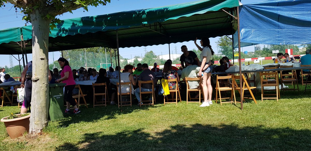 Esto es por lo que este club es diferente a todos, nuestra gente, nuestra familia, encantados de poder tener esta gran familia