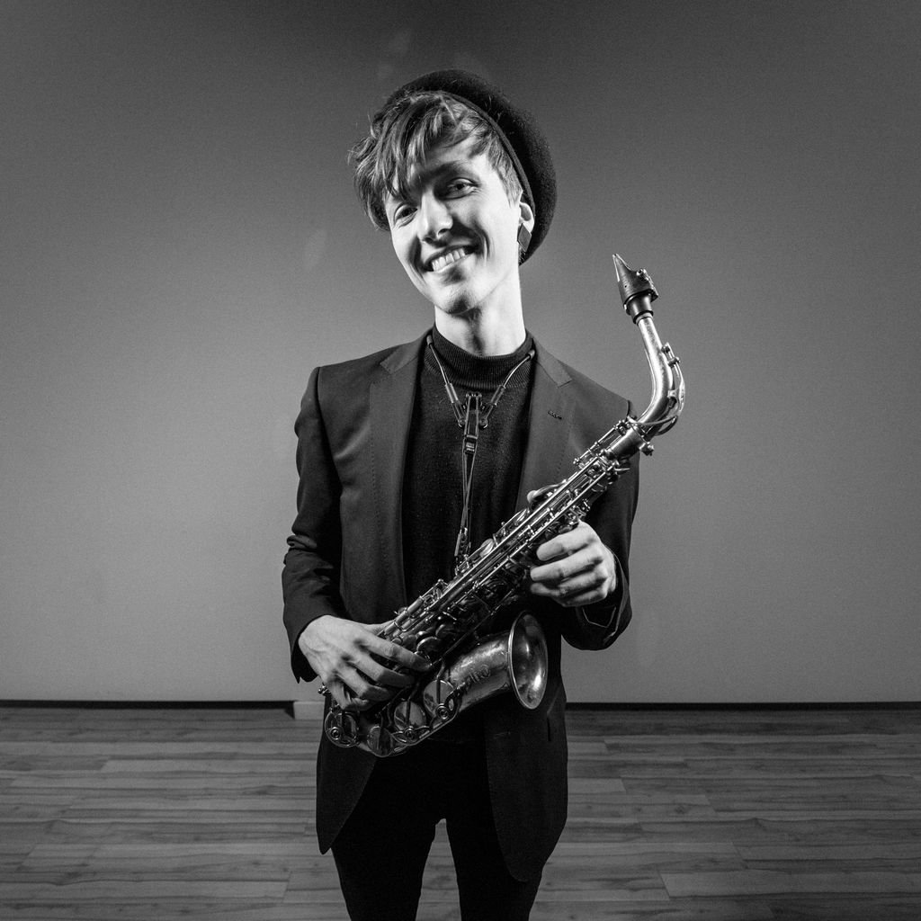 TCMLworkshop's tweet photo. #TCML2019 participant Naomi McCarroll-Butler (she/they) is a saxophonist, clarinetist and composer living in Toronto. Naomi leads two of her own groups: saxophone duo The Silent Shout and The Band Named Crow, a large improvising ensemble. https://t.co/7ctyHNSAtd