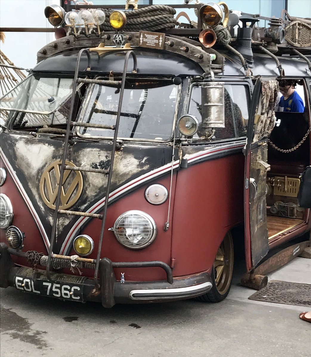 MightyLGames's tweet photo. More from todayβs steampunk and race the waves event
#steampunk #vintage #hotrod #v8 #vw #bus #ratBus #bridlington https://t.co/D4HzBMIsjK