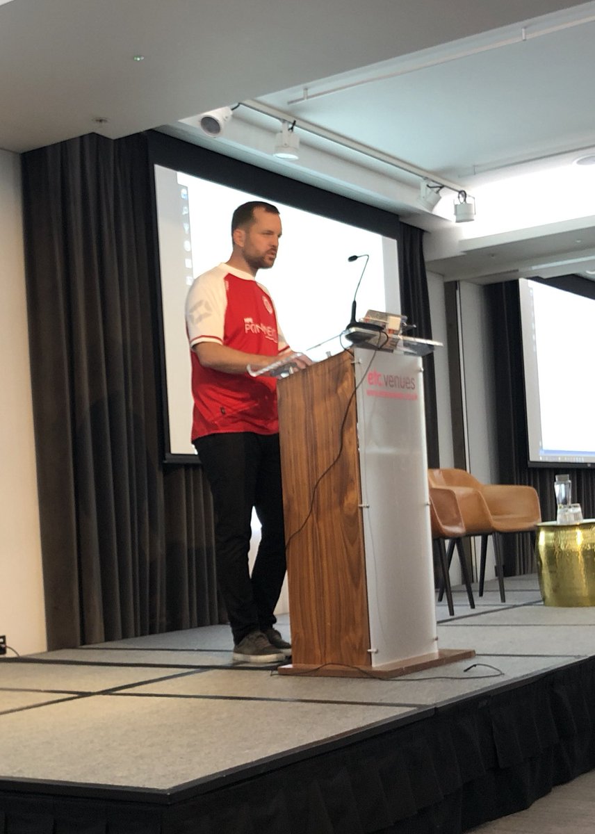 JFDIConsulting's tweet photo. A great #development session at #spslondon from @SharePointDavid about #officegraph api from #spfx #sharepointframework https://t.co/nel5t7dRO0