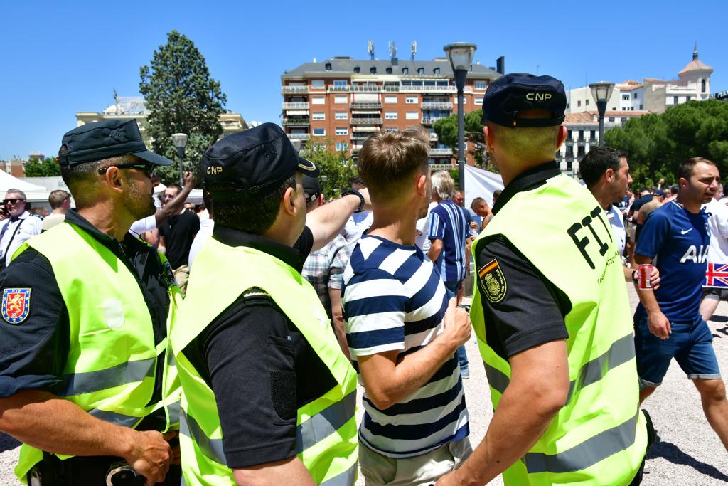 The FIT (Fan Information Teams) of <a href="/policia/">Policía Nacional</a> are on duty in Madrid to provide the latest information about the final.

We look after your safety.

Find us also at Twitter or send us a private message if you have any questions.

#ChampionsLeague2019 #policia_Liverpool