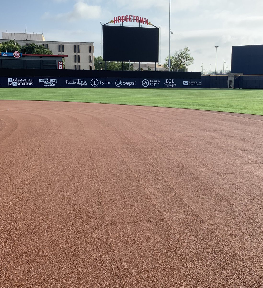 T_LenzTurf's tweet photo. Good morning for a wet roll. #RainPrep #RS3 https://t.co/Z2gMqRUHho