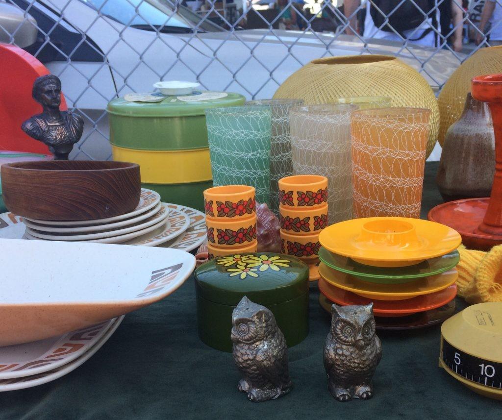 TheAtomicRanch's tweet photo. It's that time of year again! Check out this insider's #guide to #fleamarket bargain hunting... you never know what you'll find! https://t.co/AEBE2Cd0Sa https://t.co/b6Ka1aOqRm