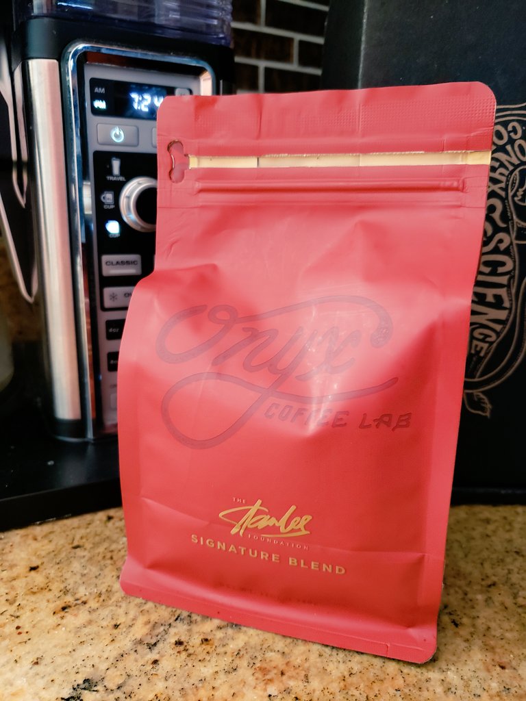 PrettynBabyFood's tweet photo. Whats in your coffee cup today? In mine is the #stanlee signature blend from @OnyxCoffeeLab and @Baxtor_Co #coffee #coffeemug #excelsior https://t.co/YEzloUHjTM