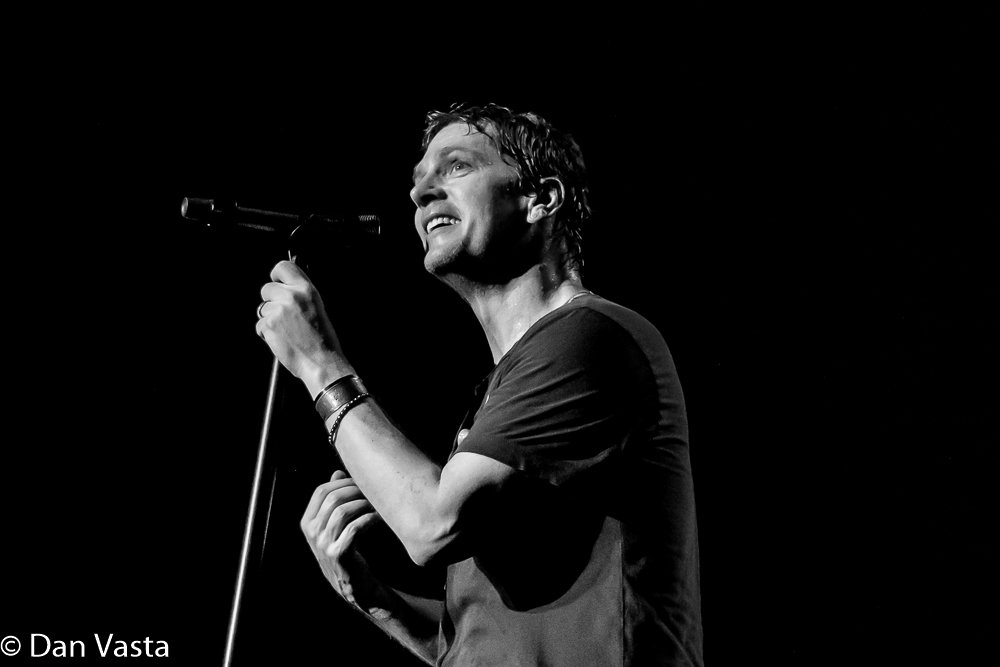 79Aspen's tweet photo. One Less Day Till our next show๐ #ChipToothSmile #ChipToothTour #RobThomas #AbbyAnderson #newscrew #AirRob #OneLessDay https://t.co/HGGTi7UUSu