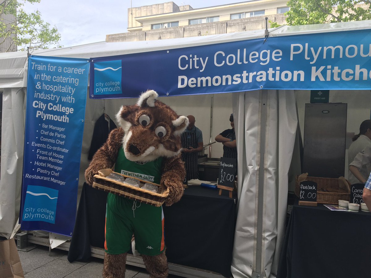 PL1_cityplym (@pl1_cityplym) on Twitter photo That Foxy <a href="/officialraiders/">Las Vegas Raiders NFL</a> gets everywhere! Looks like he is a bit partial to a cake or two @cityplym #FlavourFestSW That Foxy <a href="/officialraiders/">Las Vegas Raiders NFL</a> gets everywhere! Looks like he is a bit partial to a cake or two @cityplym #FlavourFestSW