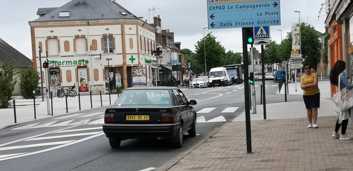 ClassicCarLease's tweet photo. Snapped in mid France a couple of days ago. These were really popular in France in their day. Peugeot engine of course https://t.co/GHifIkt8bL