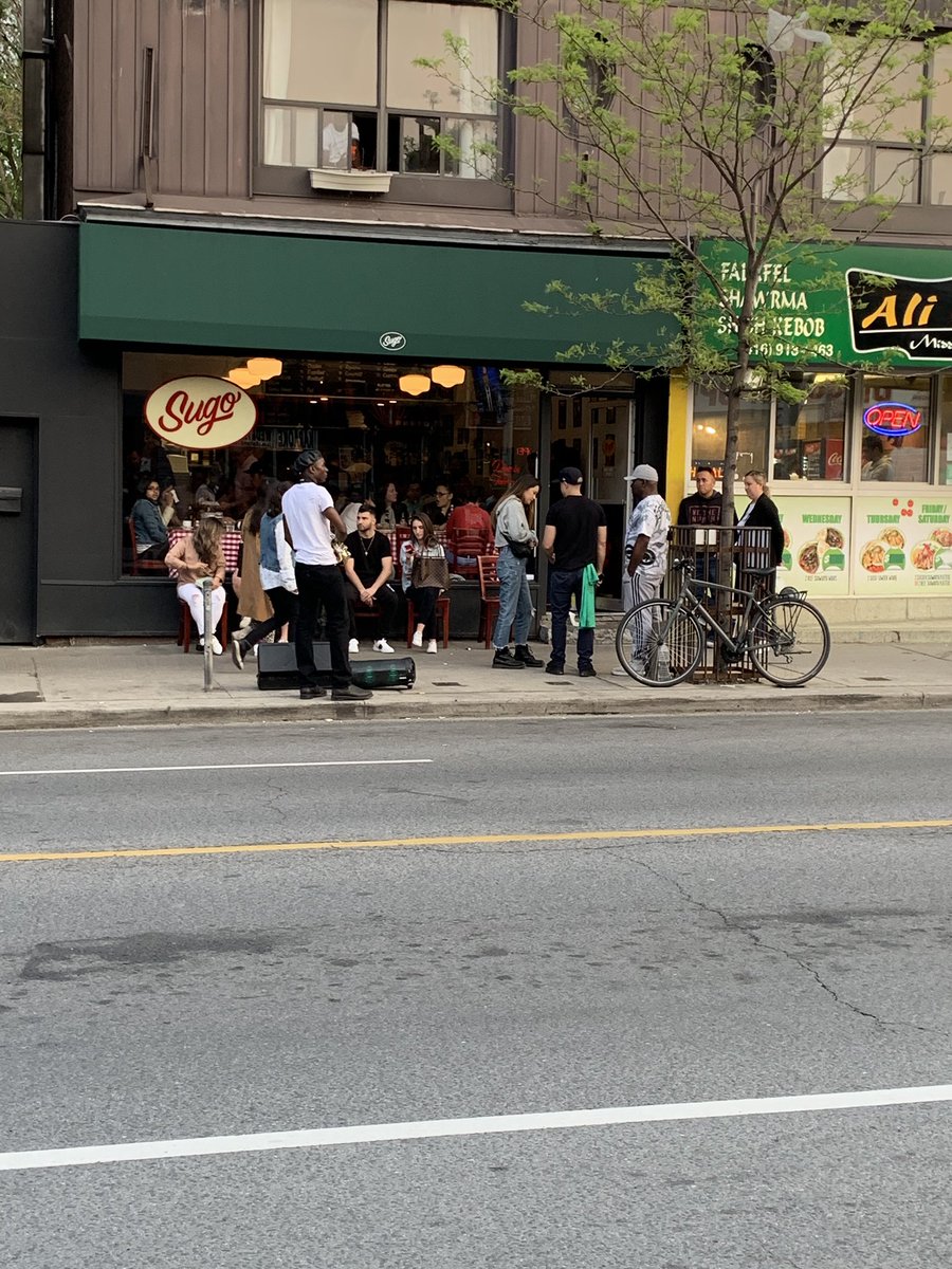 Love Friday nights in #Bloordale. People were out enjoying themselves and even got the bonus entertainment of a saxophone outside of <a href="/SugoToronto/">Sugo</a>