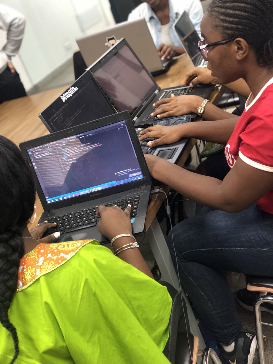 Kolokodess's tweet image. ...and we&apos;re Live! 
#CodeLiteracyDay by @SheCodeAfrica 
Excited!💃🏽🙌🏾