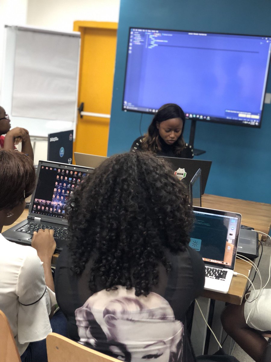 Kolokodess's tweet image. ...and we&apos;re Live! 
#CodeLiteracyDay by @SheCodeAfrica 
Excited!💃🏽🙌🏾