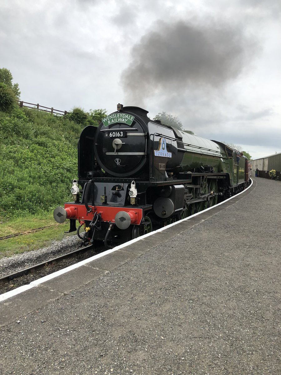 Samantha tweet media