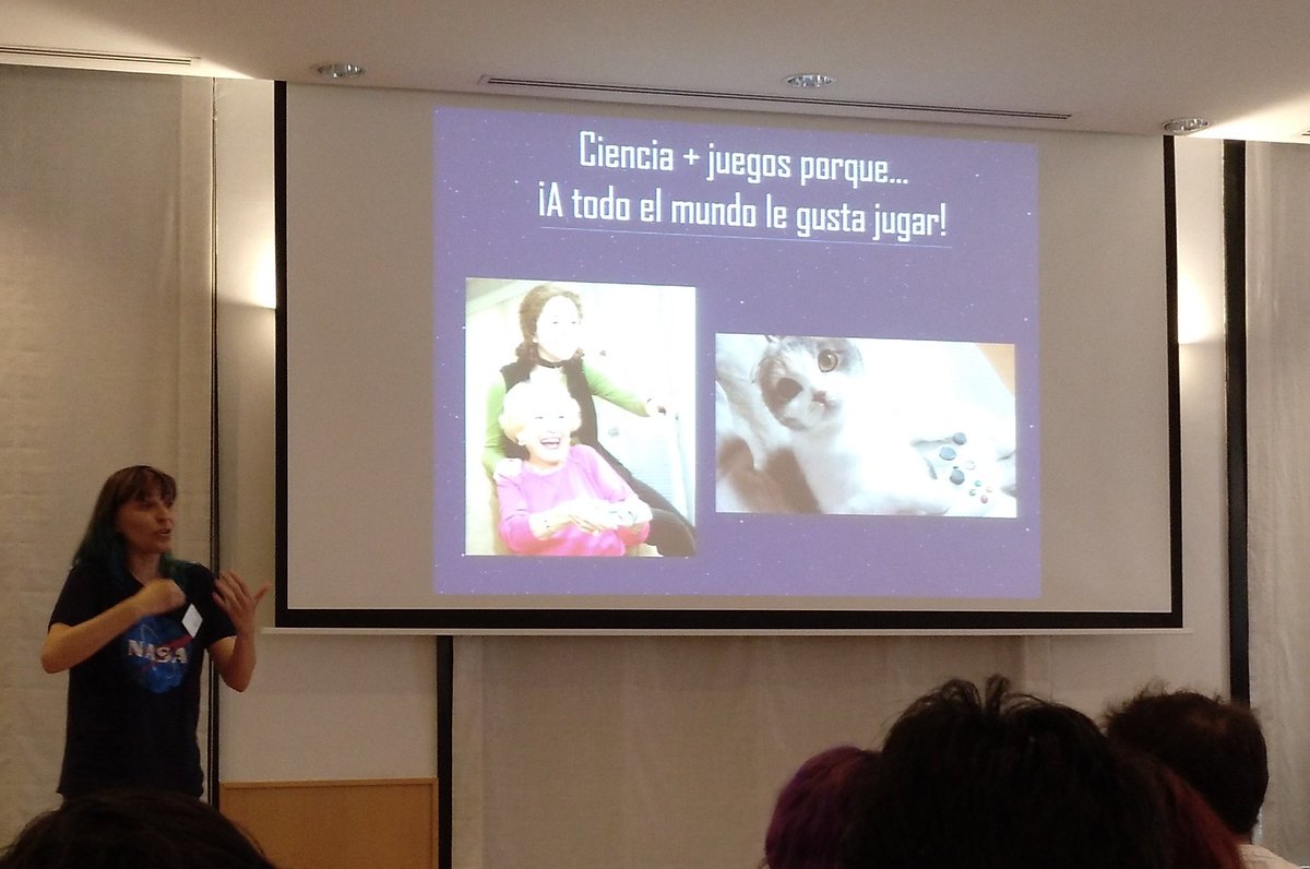 V_Olganica's tweet photo. Siempre es un placer escuchar a @sagilca hablar de lo way que es ser friki del espacio y ser mujer divulgadora. Me encanta saber que tienen en proyecto un #Oceanchat porque voy a petarlo en el ranking ! 🃏🌊
Desde el @IEO_Malaga tienes todo nuestro apoyo Sara! https://t.co/Qe9UmcMEw7