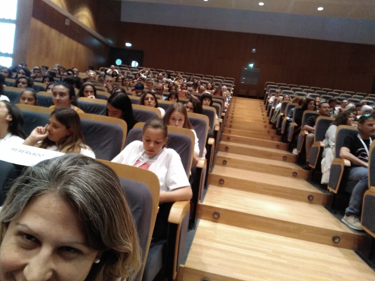PaolaFatas's tweet image. Auditorio lleno para la final de @TechnovAragon en @EINAunizar #TechnovAragon19 #womanintech #TechnovationChallenge