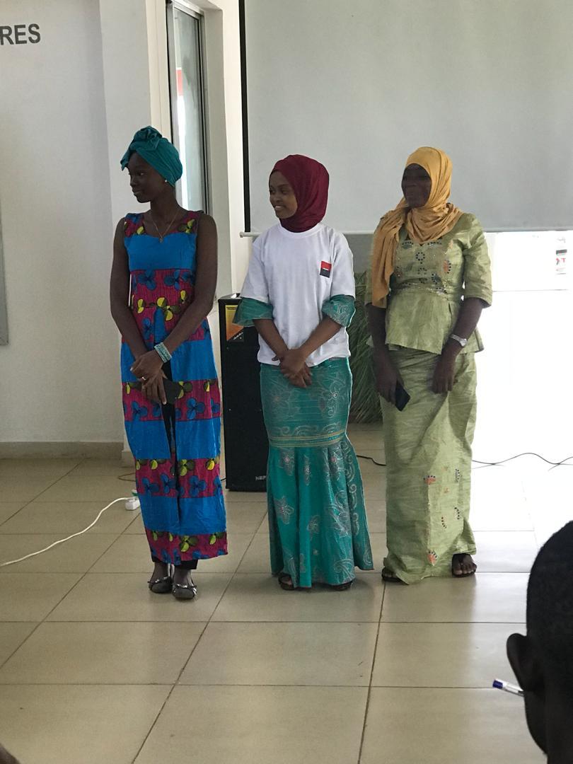 🗣🗣Revue [ Programme SmartCodeuses]🇬🇳

👩🏽‍💻👩🏽‍💻Ce programme de formation en #Dev&amp;Mobile a été achevé avec la 🏆compétition finale qui a permis de sélectionner les 3 meilleures projets: 
🥇1er Prix "Zoom Saree"
🥈2ème Prix "Yaadhen"
🥉3ème Prix "Connect...
➕🔜m.facebook.com/story.php?stor…