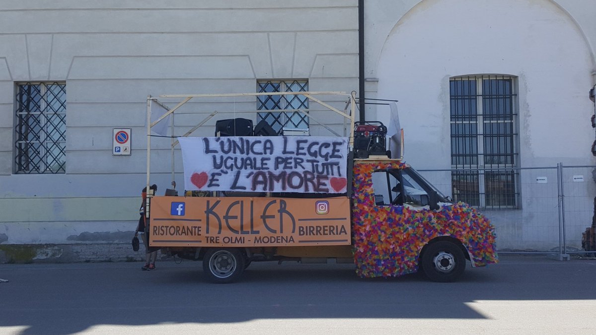 etoilesjm's tweet image. 🏳️‍🌈❤ #ModenaPride #PrideMonth