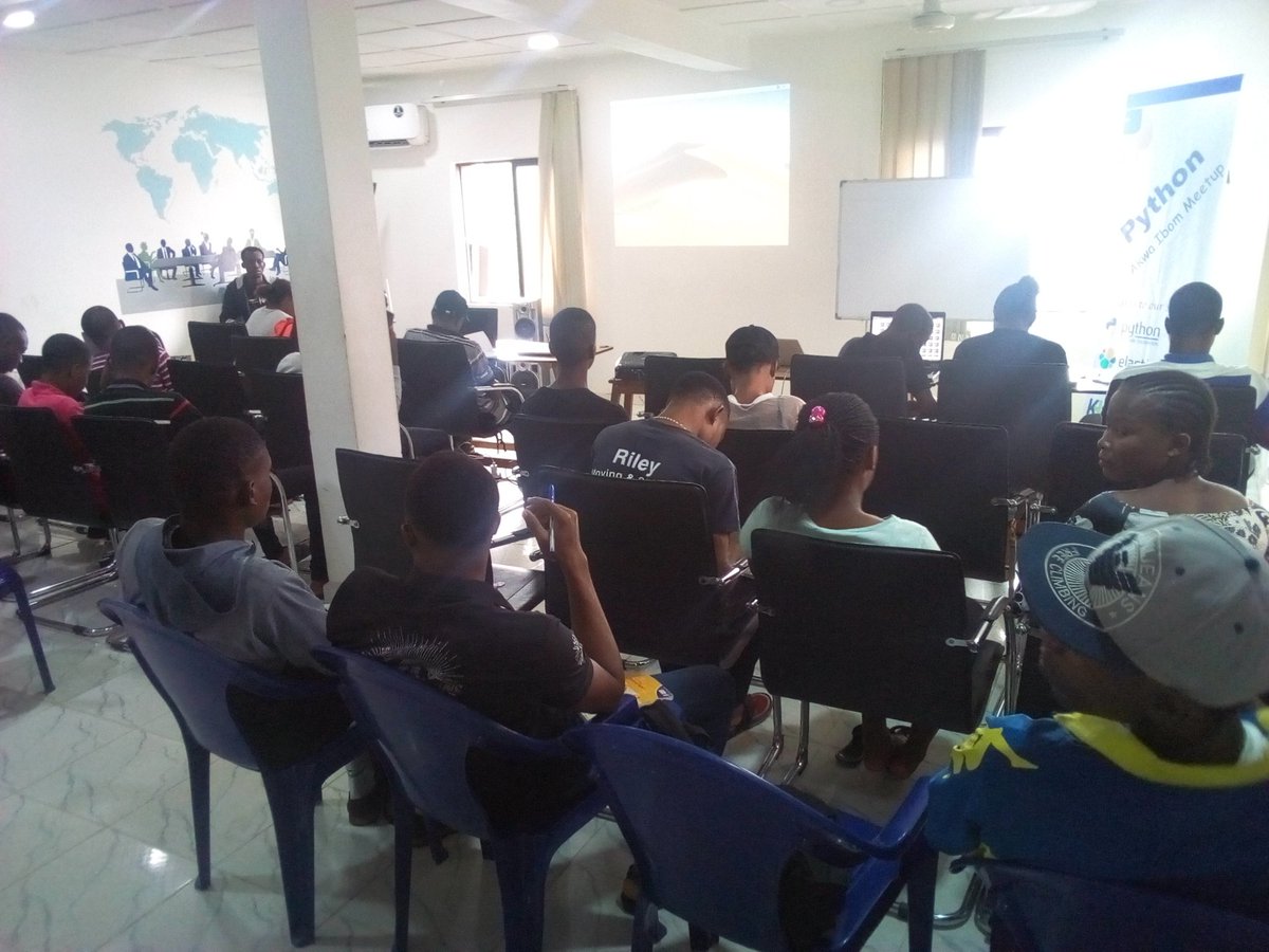 POUNLARS's tweet image. Just concluded session, of introducing Python. Next is the machine learning session, am poised to learn much. And....I got my swags 😍 💃 if you ain't here 👇, you're missing out on the wave. @PythonAkwaIbom @kodehauz @ThePSF @digitalocean @elastic #PythonAkwaIbomMeetup