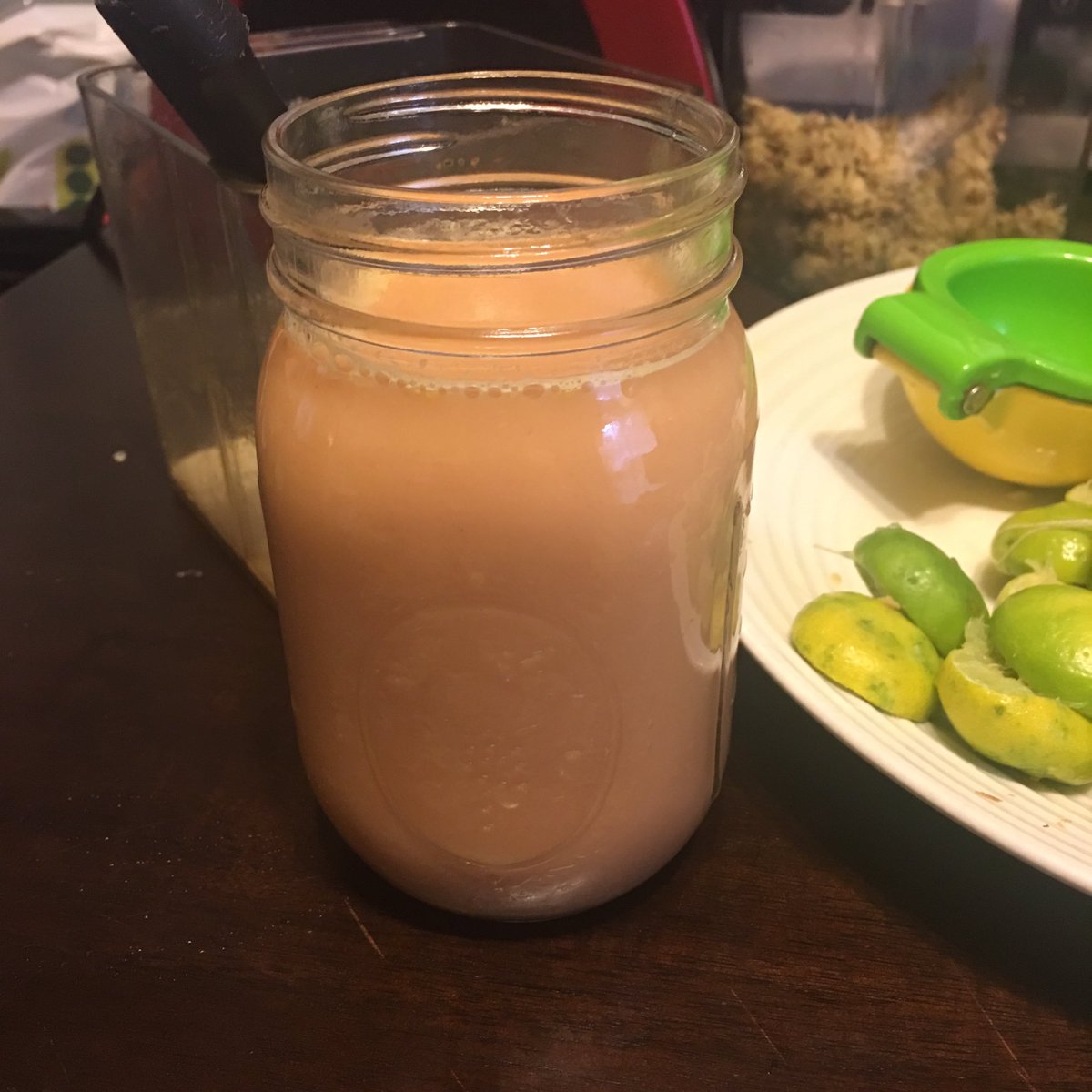 UmmmImGabby__'s tweet photo. Anybody else into juicing? Got some ginger key-lime shots coming up! (This is NOT for taste or pleasure lol—benefits posted below)
#health #wellness #juicing #vegan #vegetarian #ginger #keylime #gingershot #gingerkeylimeshots #gabgetsit #gabgetsitblog #ggib #goodmorning https://t.co/pn5uae0TjH